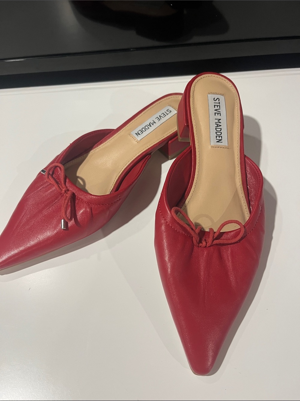 Steve Madden Red Pointed Leather Knot Mules